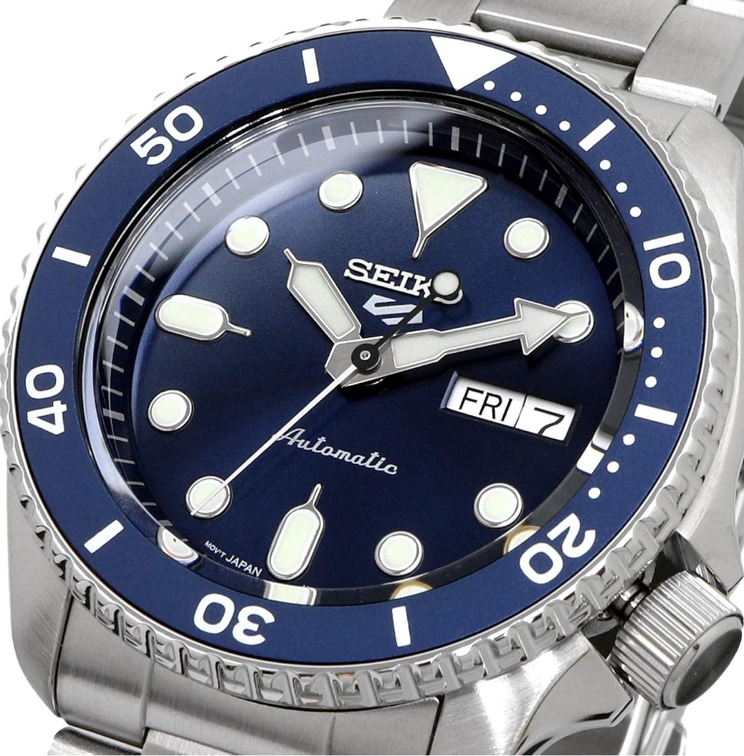 SEIKO Outomatiese Horlosie vir Mans - 5 Sports - Dag-/Datumkalender, LumiBrite Wysers en Merkers, en Roterende Ring, 100m Waterbestand