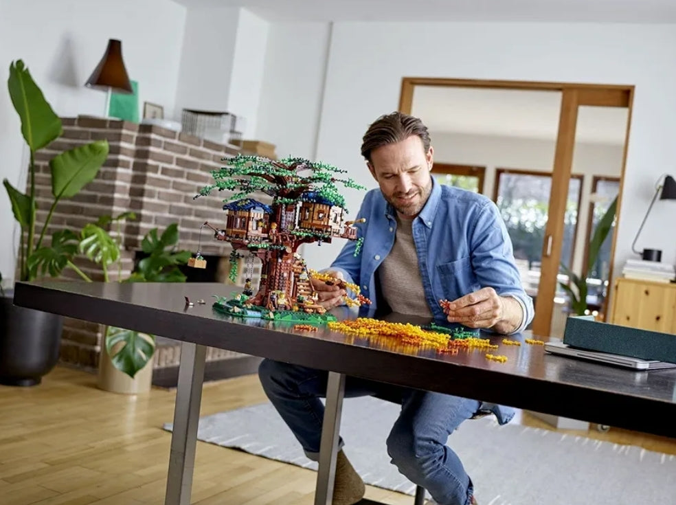 LEGO Ideas Boomhuis, Modelboustel met 3 Hutte, Verwisselbare Blaaie, Minifigure en 'n Voëlbeeldjie - NUUT